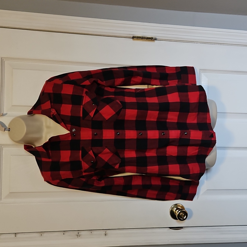 Untuckit Women Button Up Shirt 2 Red Plaid DYLAN Collared Front